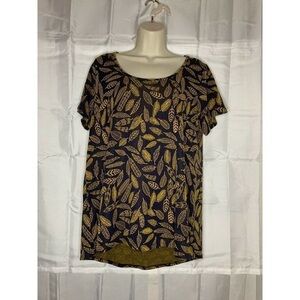 LuLaRoe Black and Gold Leaf Pattern Short Sleeve Top